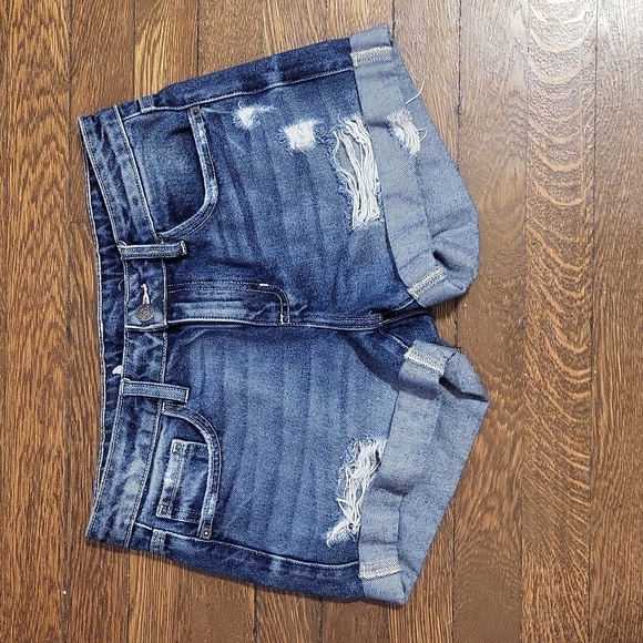 Gently Preworn Pair Distressed Hidden Jeans Denim Shorts Size Small - Picture 1 of 7